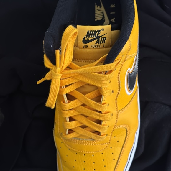 Nike Air Force 1 LV8 Sport University Gold Black and White Size 14 - Picture 5 of 5